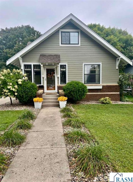 622 Nicollet Avenue, North Mankato, MN 56003