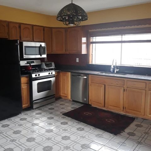 13 Knowlton St, Somerville, MA 02145