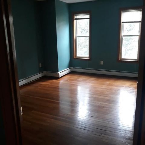13 Knowlton St, Somerville, MA 02145