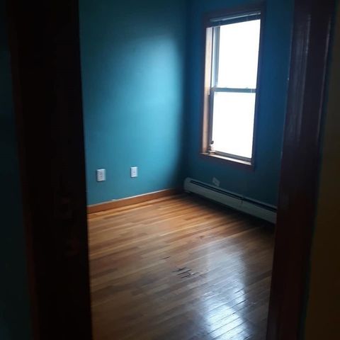 13 Knowlton St, Somerville, MA 02145