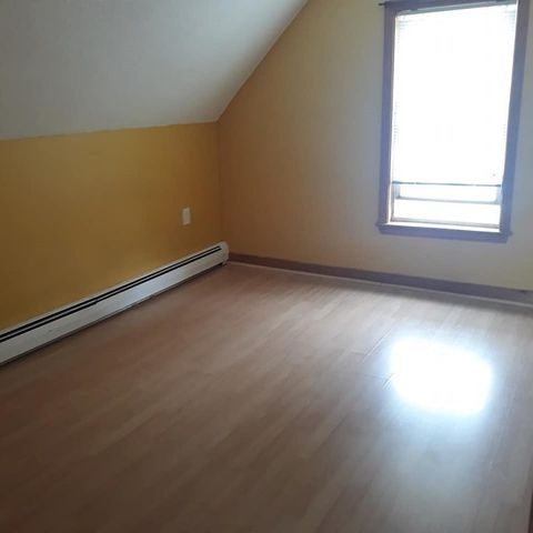 13 Knowlton St, Somerville, MA 02145