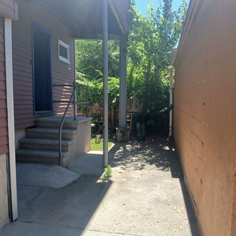 13 Knowlton St, Somerville, MA 02145