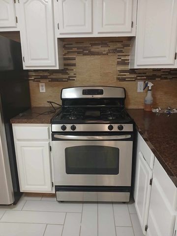 13 Knowlton St, Somerville, MA 02145