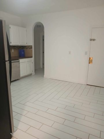 13 Knowlton St, Somerville, MA 02145