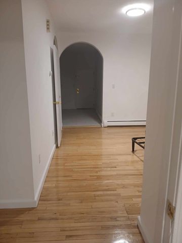 13 Knowlton St, Somerville, MA 02145
