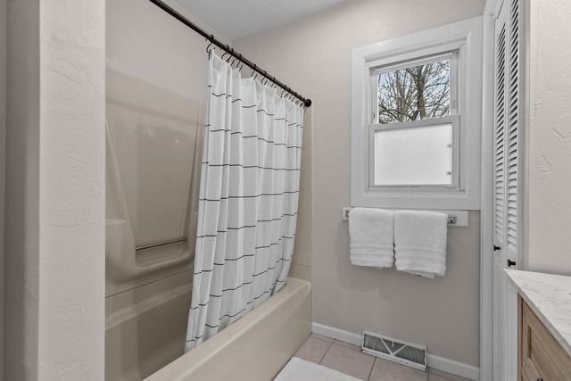 901 9TH STREET, Menasha, WI 54952