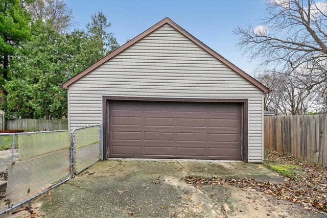 901 9TH STREET, Menasha, WI 54952