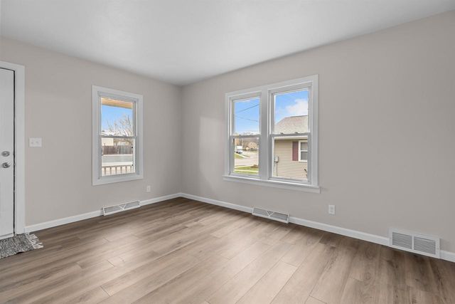 901 9TH STREET, Menasha, WI 54952