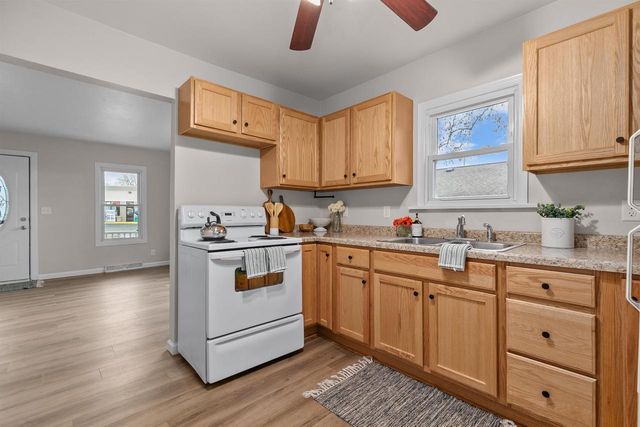 901 9TH STREET, Menasha, WI 54952