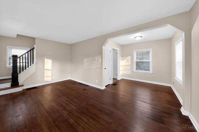 1735 Ashbrook Drive, Cincinnati, OH 45238