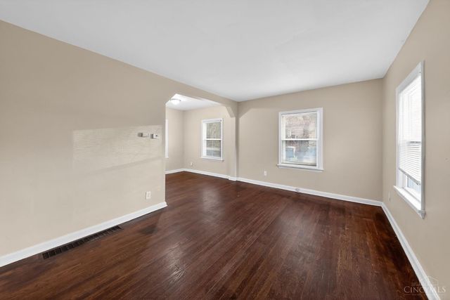 1735 Ashbrook Drive, Cincinnati, OH 45238