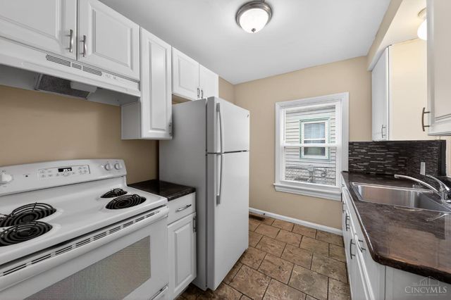 1735 Ashbrook Drive, Cincinnati, OH 45238