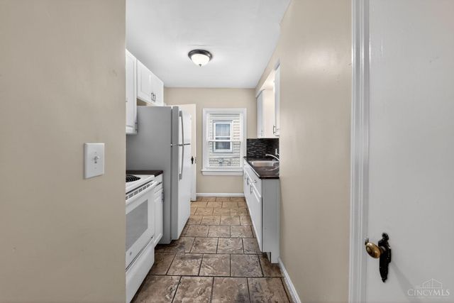 1735 Ashbrook Drive, Cincinnati, OH 45238