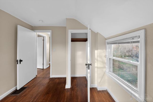 1735 Ashbrook Drive, Cincinnati, OH 45238