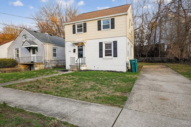 1735 Ashbrook Drive, Cincinnati, OH 45238