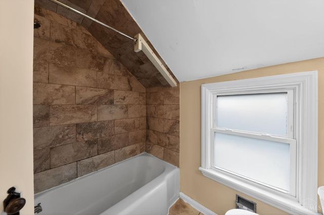 1735 Ashbrook Drive, Cincinnati, OH 45238