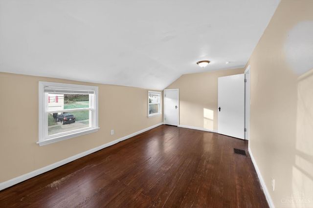 1735 Ashbrook Drive, Cincinnati, OH 45238