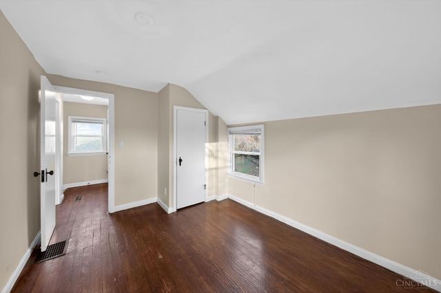 1735 Ashbrook Drive, Cincinnati, OH 45238