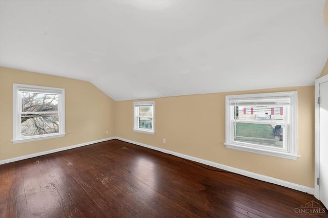 1735 Ashbrook Drive, Cincinnati, OH 45238