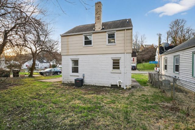 1735 Ashbrook Drive, Cincinnati, OH 45238