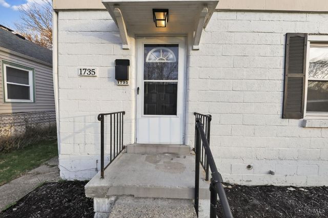 1735 Ashbrook Drive, Cincinnati, OH 45238