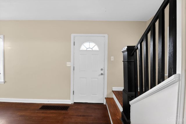 1735 Ashbrook Drive, Cincinnati, OH 45238