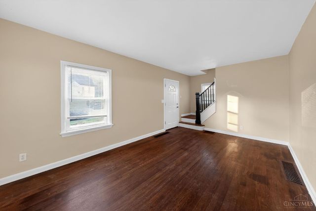 1735 Ashbrook Drive, Cincinnati, OH 45238