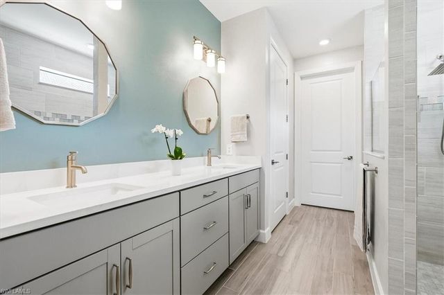9831 Everglades DR, Naples, FL 34120