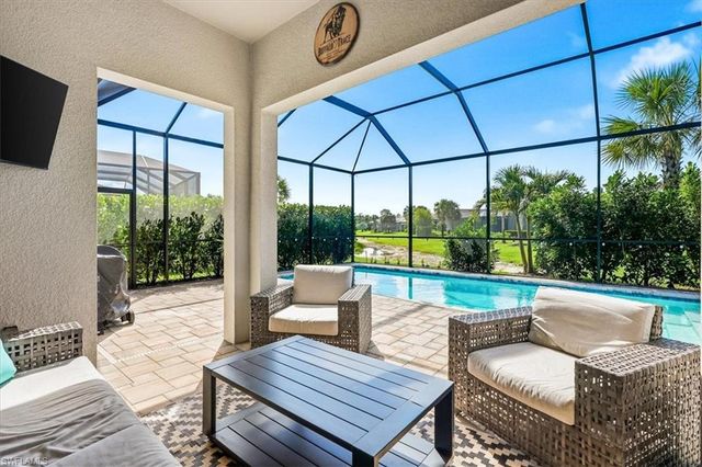 9831 Everglades DR, Naples, FL 34120