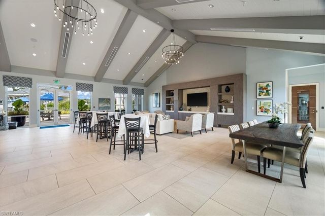 9831 Everglades DR, Naples, FL 34120