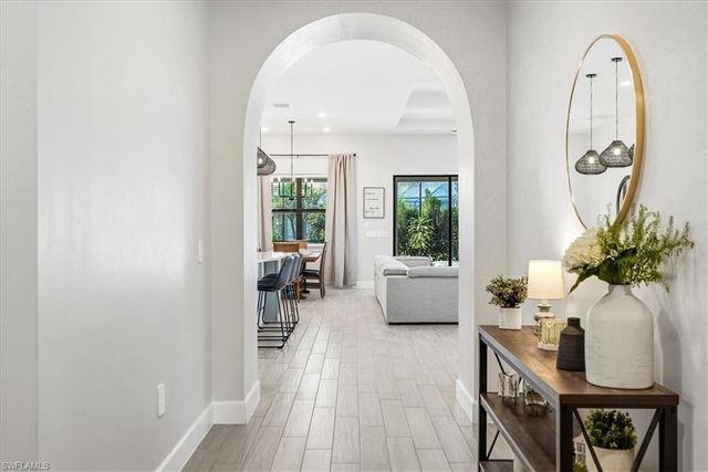 9831 Everglades DR, Naples, FL 34120
