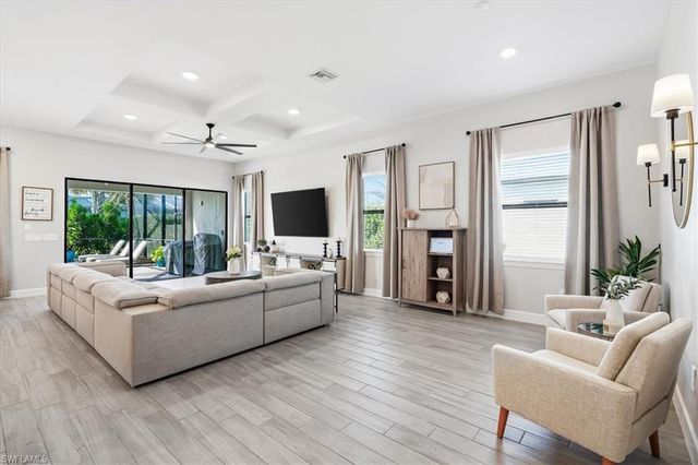 9831 Everglades DR, Naples, FL 34120