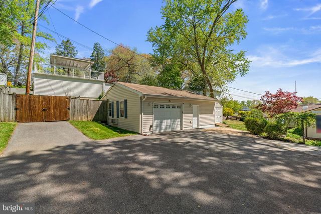 25 LEELAND RD, Edgewater, MD 21037