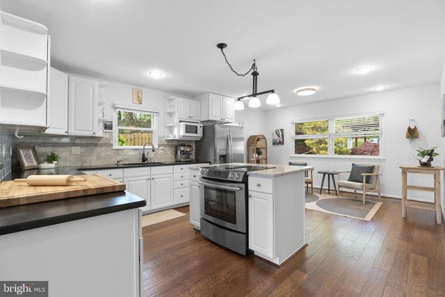 25 LEELAND RD, Edgewater, MD 21037