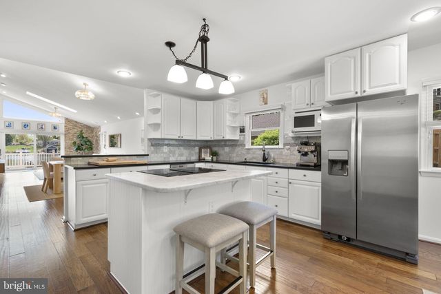 25 LEELAND RD, Edgewater, MD 21037