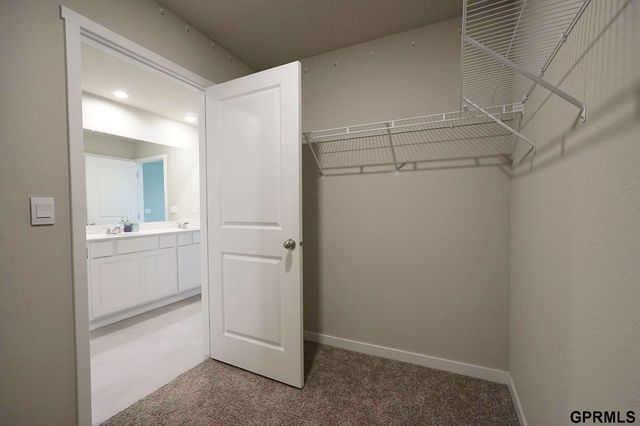 225 N 10th Avenue, Springfield, NE 68059