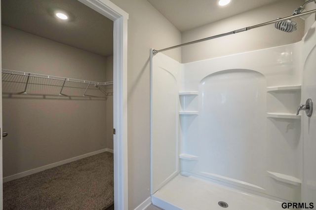 225 N 10th Avenue, Springfield, NE 68059