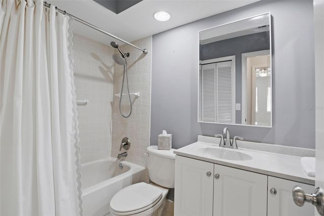 3946 NW 27TH LANE, Gainesville, FL 32606