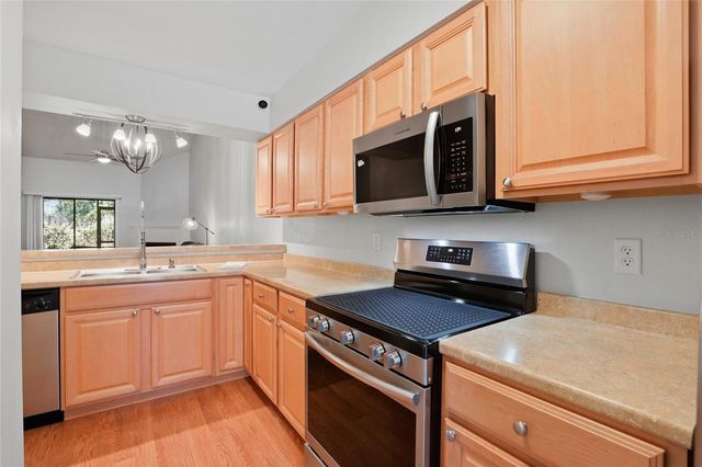 3946 NW 27TH LANE, Gainesville, FL 32606