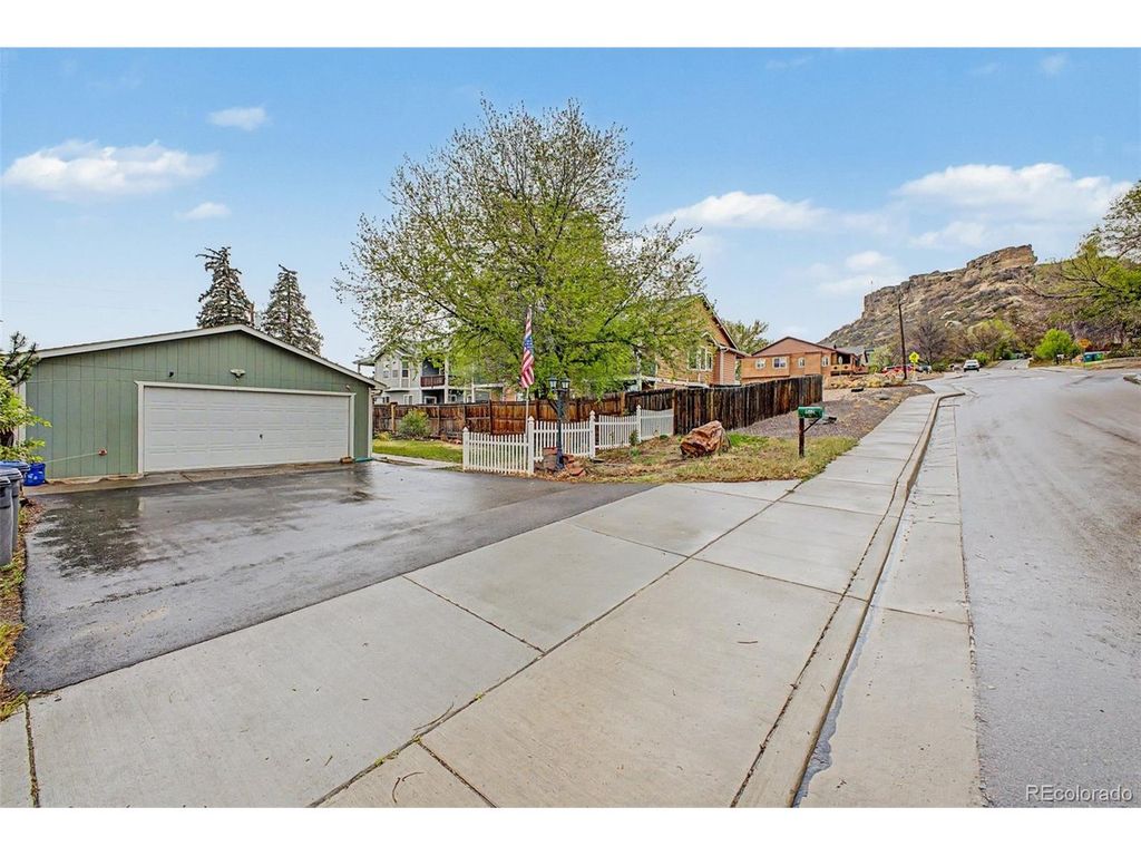515 Lewis St, Castle Rock, CO 80104