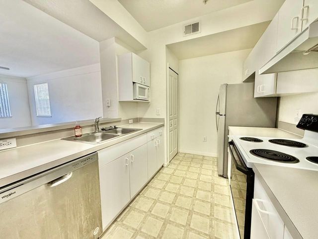 17106 CARRINGTON PARK DRIVE 605, Tampa, FL 33647