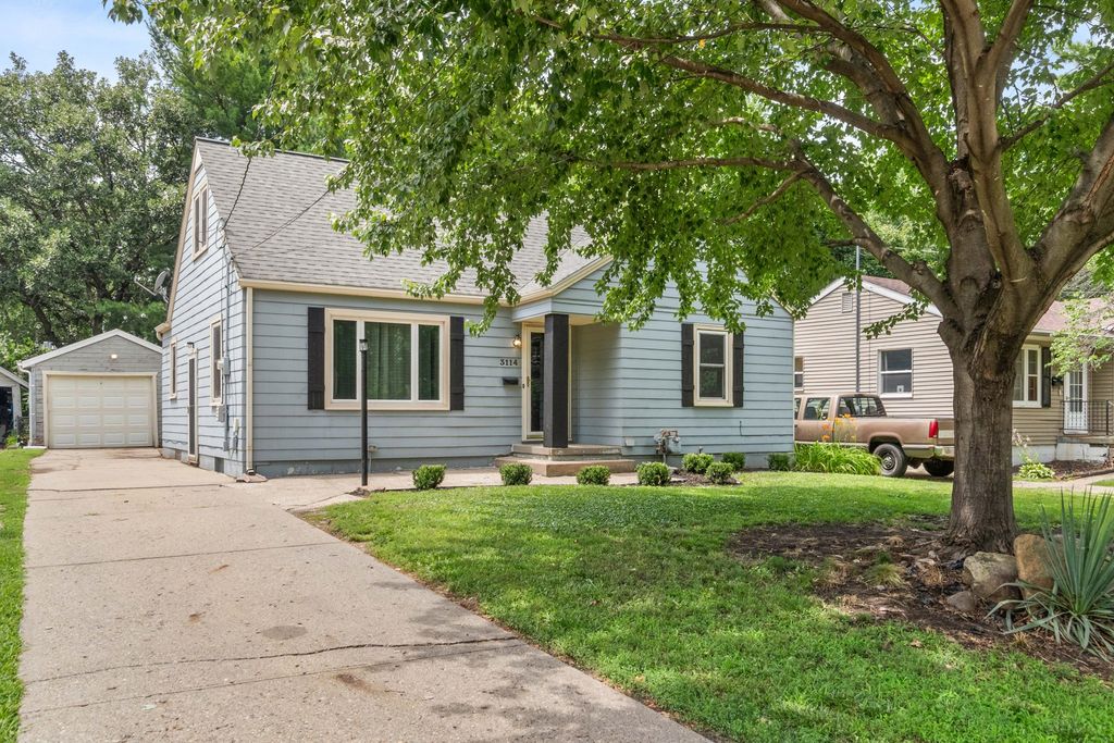 3114 48th Place, Des Moines, IA 50310