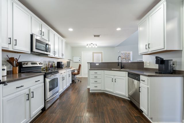 5037 Saint Ives Dr, Murfreesboro, TN 37128