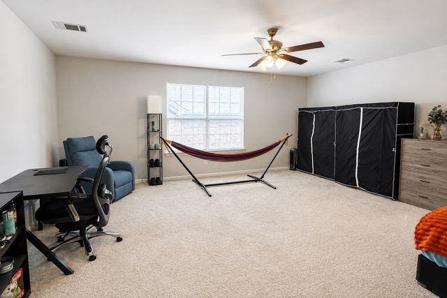 5037 Saint Ives Dr, Murfreesboro, TN 37128