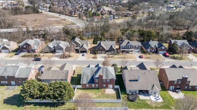 5037 Saint Ives Dr, Murfreesboro, TN 37128
