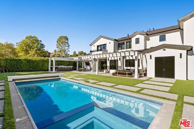 16866 Mooncrest Drive, Encino (los Angeles), CA 91436