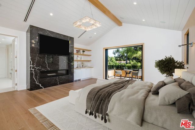 16866 Mooncrest Drive, Encino (los Angeles), CA 91436