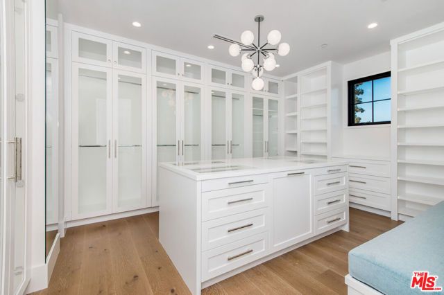 16866 Mooncrest Drive, Encino (los Angeles), CA 91436