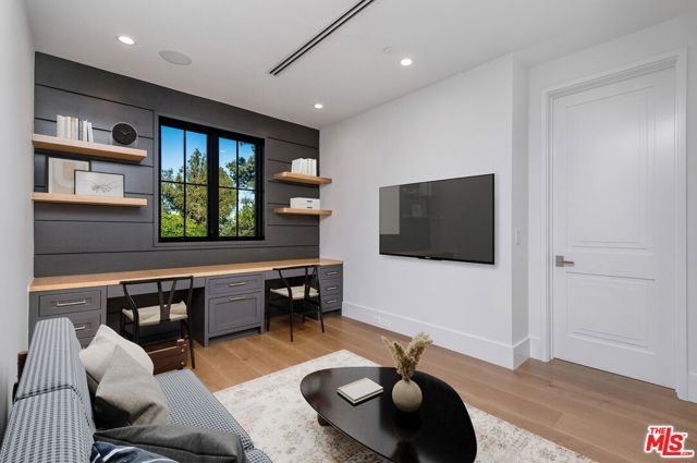 16866 Mooncrest Drive, Encino (los Angeles), CA 91436