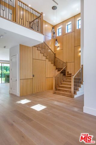 16866 Mooncrest Drive, Encino (los Angeles), CA 91436